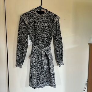 Business dress size small with option to take bow around waist off